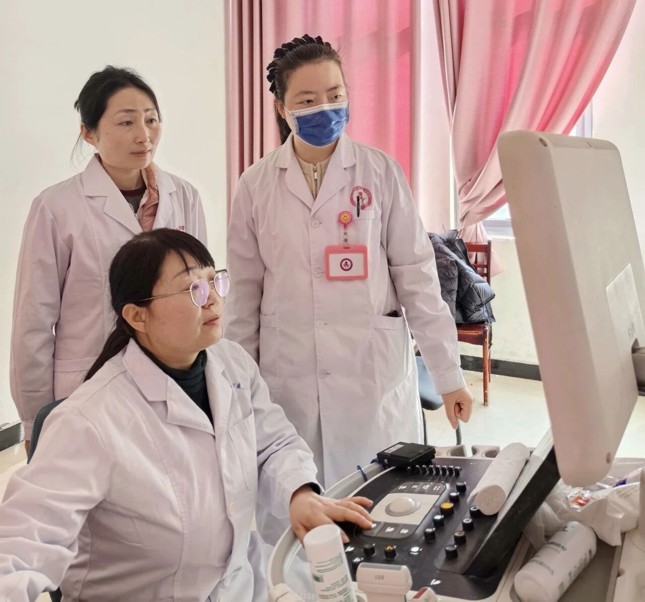 駐馬店市中心醫(yī)院醫(yī)聯(lián)體專家團活動走進泌陽縣婦幼保健院