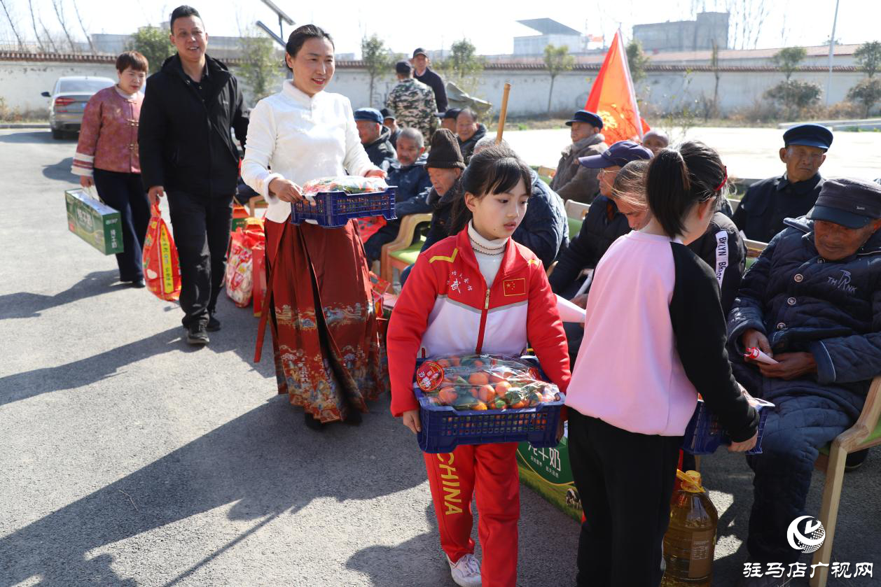 正陽縣:袁家志愿服務(wù)隊(duì)連續(xù)13年慰問敬老院