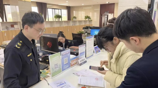  “馬上賦碼”駐馬店先行 服務企業(yè)從“出生”開始 ——駐馬店市推行企業(yè)開辦即賦碼集成服務