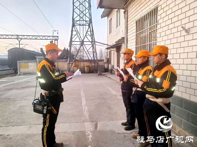 【新春走基層】春運(yùn)保暢&ldquo;小黃帽&rdquo;&mdash;&mdash;守護(hù)班列運(yùn)輸?shù)?ldquo;鋼鐵衛(wèi)士&rdquo;