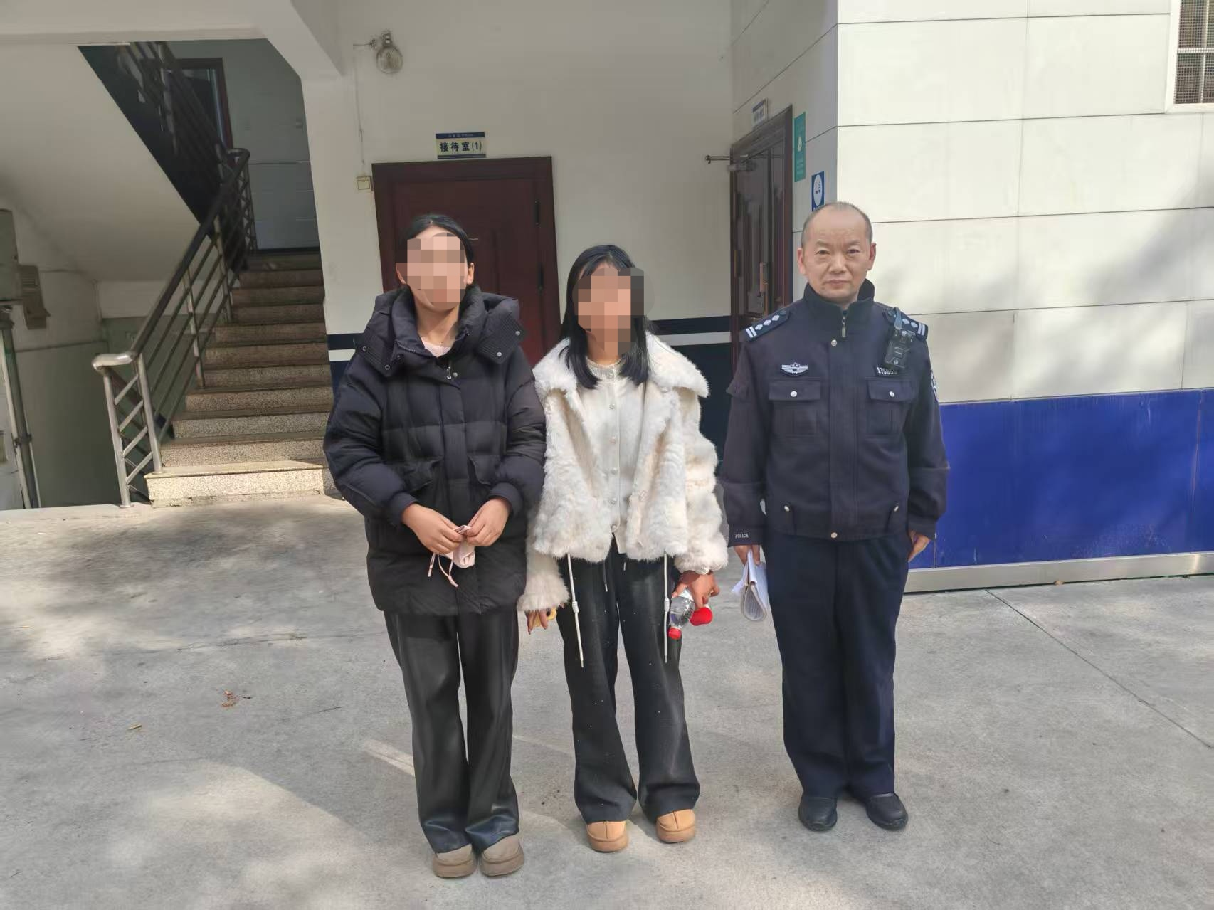 民警傾力找回離家出走少年獲群眾點贊