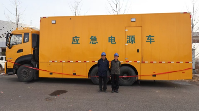 國(guó)網(wǎng)泌陽(yáng)縣供電公司:電力護(hù)航年貨節(jié) 堅(jiān)守在崗暖新春