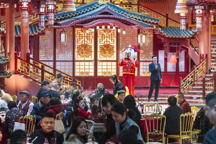 九州同春啟新程 萬家燈火映山河——各地群眾歡度丙午馬年春節(jié)