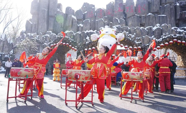 駐馬店市文化館陀舞藝術(shù)團(tuán)新春系列演出亮相金頂山