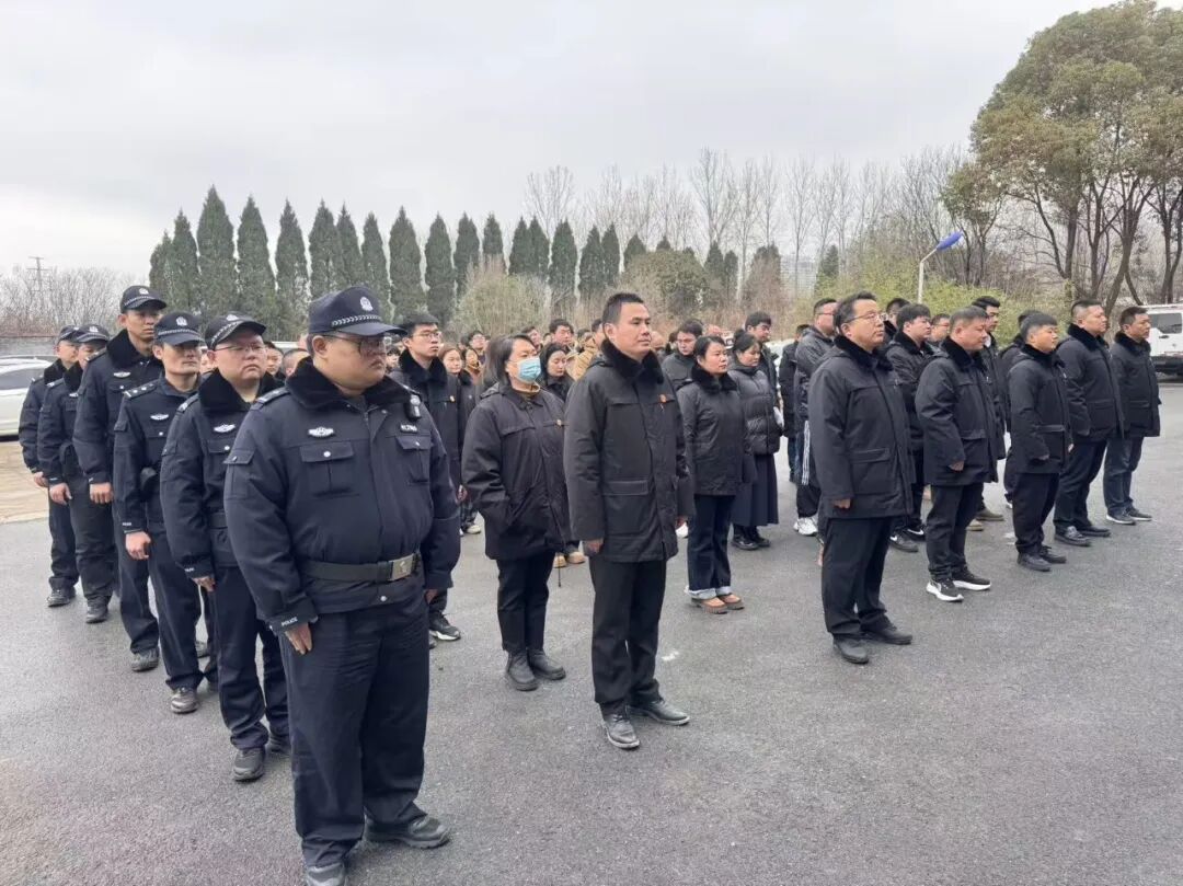 驛城區(qū)法院開展馬年新春首次集中執(zhí)行行動