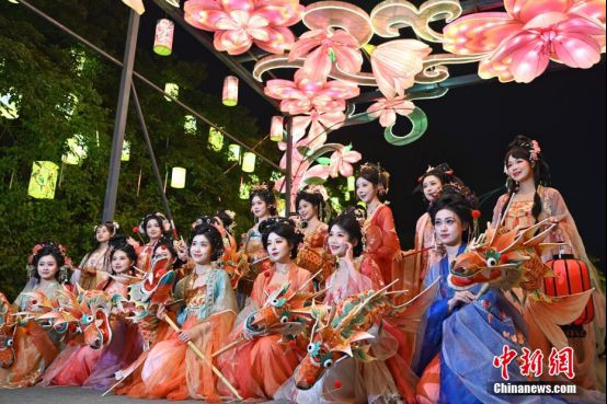 妙趣中國(guó)年：為什么說元宵節(jié)才是中國(guó)“情人節(jié)”？