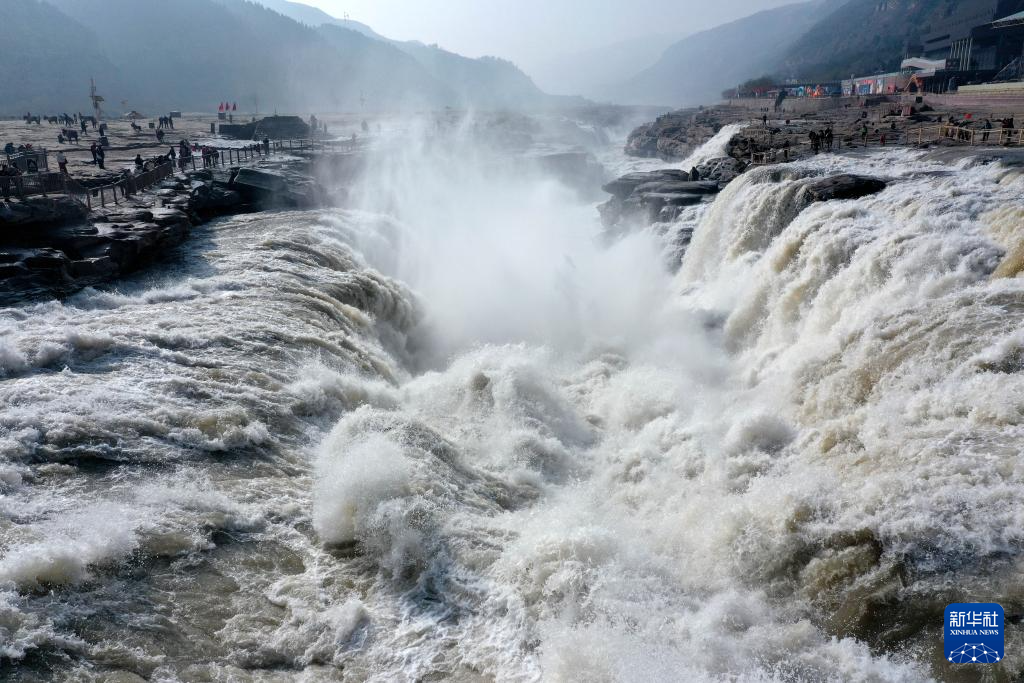驚蟄時節(jié) 黃河壺口瀑布水量增大
