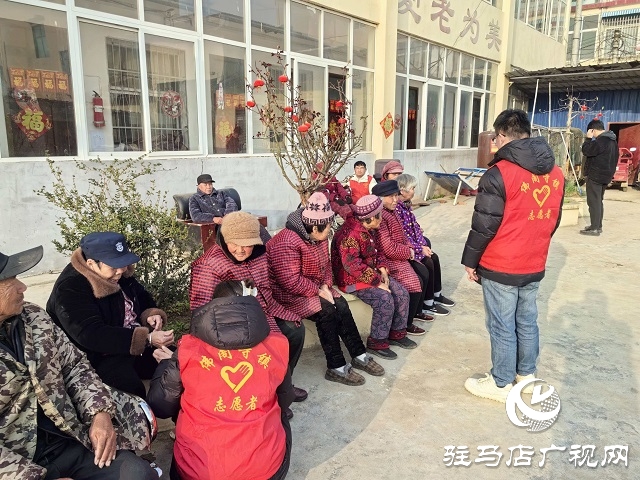  新蔡縣佛閣寺鎮(zhèn)：學(xué)雷鋒走進(jìn)養(yǎng)老院 志愿服務(wù)傳遞社會溫暖