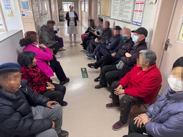 駐馬店市第二中醫(yī)院舉辦心腦血管疾病防治與艾灸養(yǎng)生專題講座