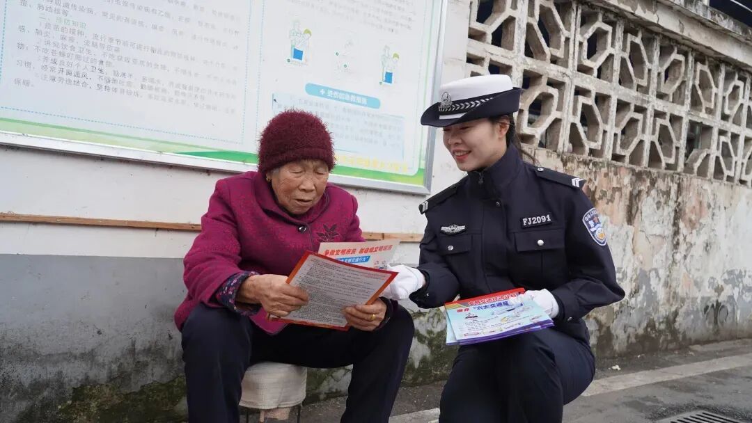 正陽縣公安局開展慶?！叭恕眿D女節(jié)系列活動