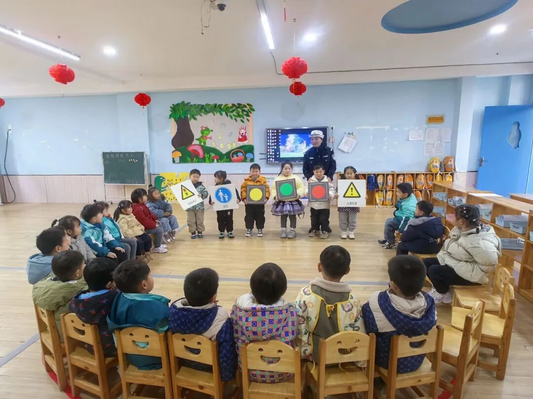 駐馬店：護(hù)航“超短學(xué)期”，平安全程在線